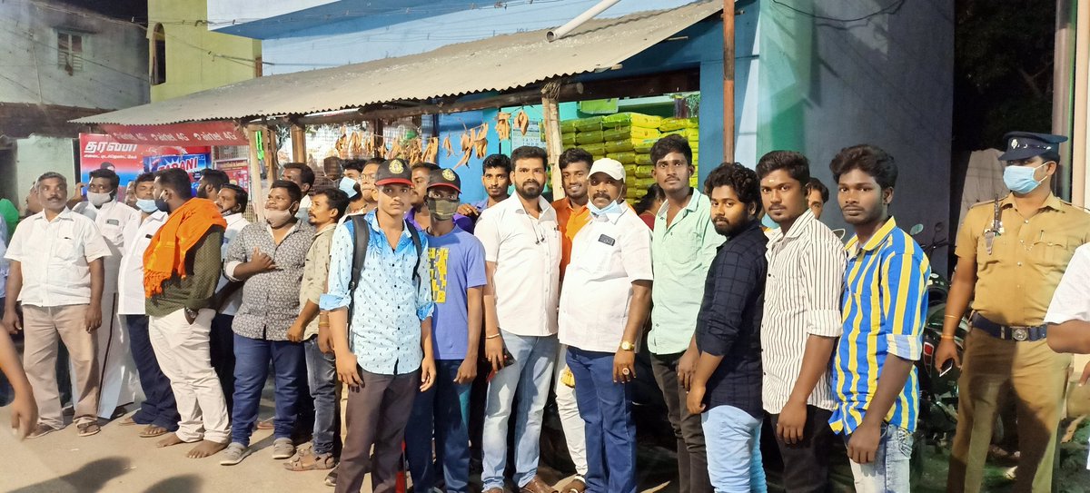 AjithApj5's tweet image. சேலம் மத்திய மாவட்டத்தில் விடியலை நோக்கி ஸ்டாலினின்குரல்நிகழ்ச்சியில்சேலம்மேற்குதொகுதிகுட்பட்டஅழகாபுரத்தில்பொதுமக்களுடன் முன்னாள்மத்திய அமைச்சர் @Dayanidhi_Maran எம்பி அவர்கள் கலந்துரையாடினார்.அழகாபுரம் 4வது கோட்டம் அண்ணன் ஜெ.தினகரன்அவர்களின் தலைமையில் கல‌ந்து கொ‌ண்டபோதுஅழகாபுரம்