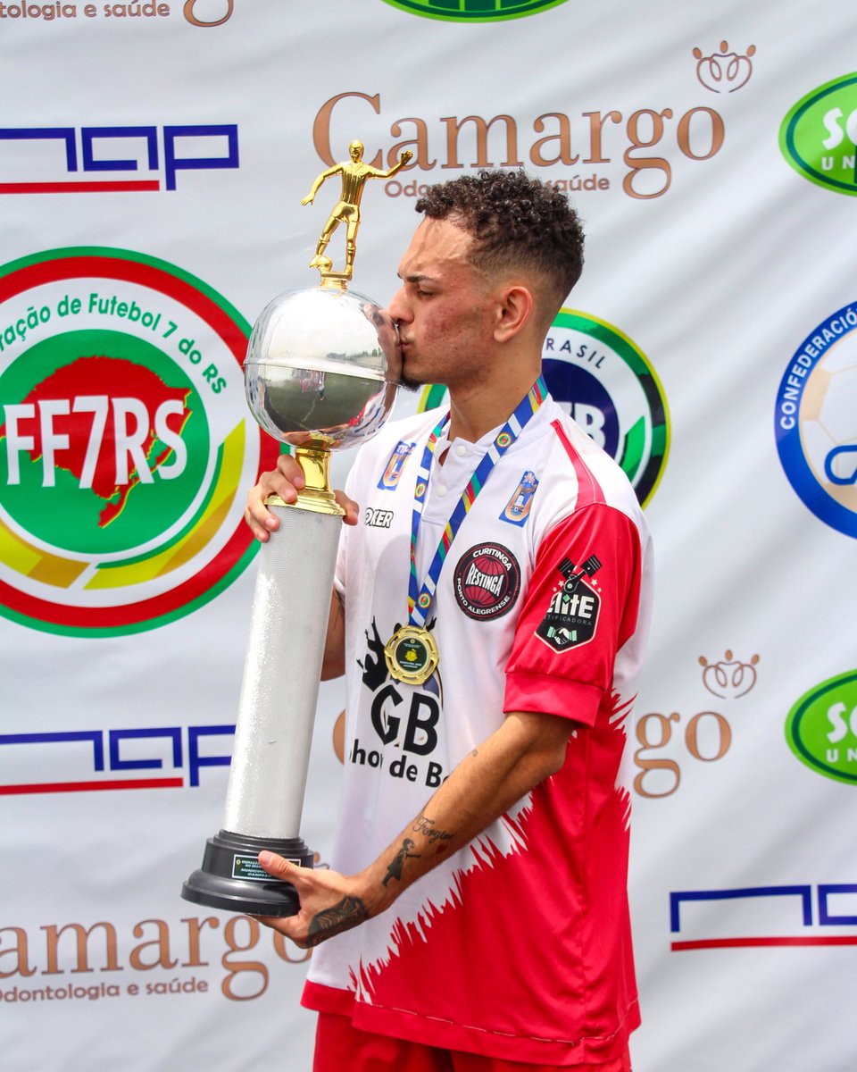 Thalleespindola's tweet photo. Ao longo da minha vida passei por N coisas, mas nunca havia sentido algo tão extraordinário como na manhã do dia 20/12/2020, AMO pra caralho esse time, CAMPEÃO MUNICIPAL A. 🇱🇻❤️⚽️🙏🏼🏆🥇🤪 #arrastapracima #gratidao #curitingapa #obrigadodeus #paitaon #broquei https://t.co/TD3zvaVgTR