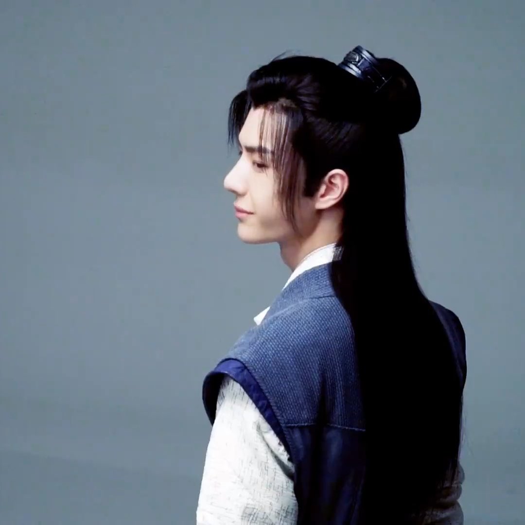 I can’t wait  I can’t wait  I can’t wait  I’m once again afraid I’ll focus more on his face than the story again.. (as if I had ever focus on the story for the 1st view ) #yibo  #lof