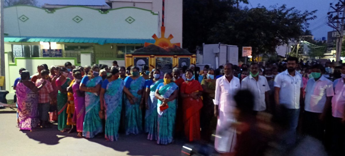 AjithApj5's tweet image. சேலம் மத்திய மாவட்டத்தில் விடியலை நோக்கி ஸ்டாலினின்குரல்நிகழ்ச்சியில்சேலம்மேற்குதொகுதிகுட்பட்டஅழகாபுரத்தில்பொதுமக்களுடன் முன்னாள்மத்திய அமைச்சர் @Dayanidhi_Maran எம்பி அவர்கள் கலந்துரையாடினார்.அழகாபுரம் 4வது கோட்டம் அண்ணன் ஜெ.தினகரன்அவர்களின் தலைமையில் கல‌ந்து கொ‌ண்டபோதுஅழகாபுரம்