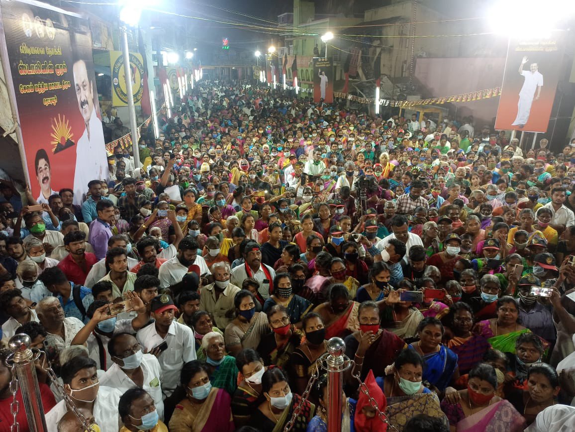 AjithApj5's tweet image. சேலம் மத்திய மாவட்டத்தில் விடியலை நோக்கி ஸ்டாலினின்குரல்நிகழ்ச்சியில்சேலம்மேற்குதொகுதிகுட்பட்டஅழகாபுரத்தில்பொதுமக்களுடன் முன்னாள்மத்திய அமைச்சர் @Dayanidhi_Maran எம்பி அவர்கள் கலந்துரையாடினார்.அழகாபுரம் 4வது கோட்டம் அண்ணன் ஜெ.தினகரன்அவர்களின் தலைமையில் கல‌ந்து கொ‌ண்டபோதுஅழகாபுரம்