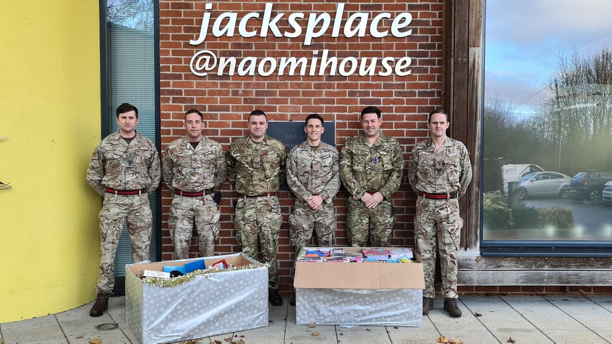 naomiandjacks's tweet photo. A huge thank you to the amazing guys from the 19 Tank Transporter Squadron for the incredible donation of over 150 presents for the children, young adults and families in our care, we are so incredibly grateful for your commitment and brilliant support 👏🙌🥰 @BritishArmy https://t.co/VtKny98tQo