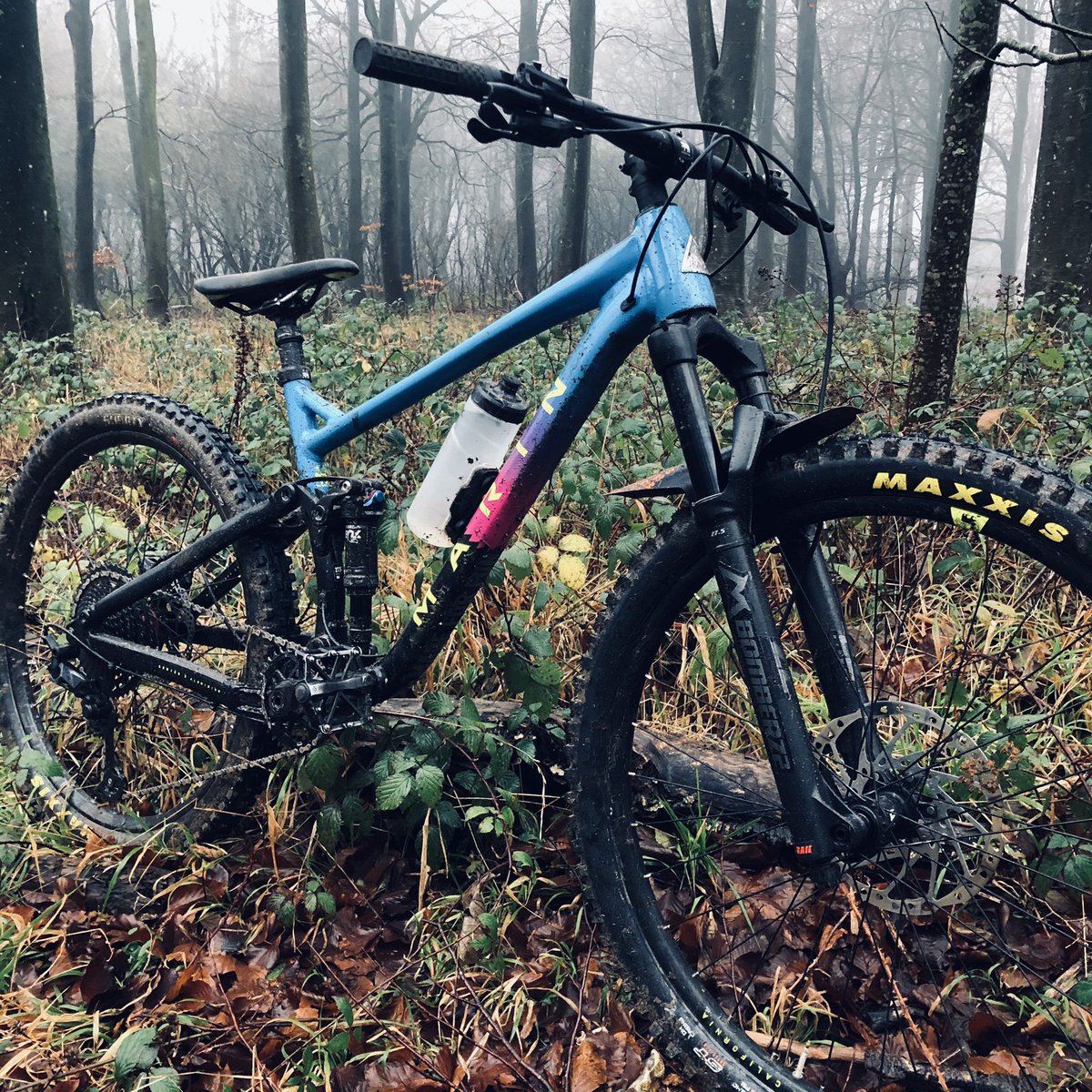 📸 Forest was wet today!... but the weather made for a nice backdrop! #yeahbuddy 

@marinbikes @Maxxis_Tyres @FidlockBike 
#mountainbike #mtb #bike #cycling #bikelife #cyclinglife #bicycle  #bikes #mountain #mountains #photo #mountainbiker #bikephotography #nature #photography