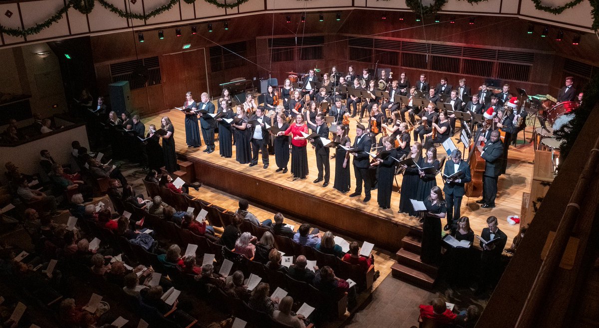 🎄❄️ Don't miss the <a href="/WICRonline/">WICR-FM/HD</a> broadcast of "Christmas from Campus" TONIGHT at 7 p.m.! ❄️🎄 (virtual/online event)

More info and link to stream: bit.ly/3lXMxqh