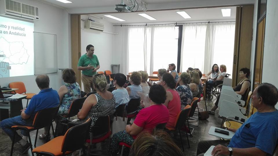 curroto9's tweet photo. El centro de educación para adultos "El perejil" oferta  actividades encaminadas a desarrollar la capacidad de participación en la vida social, cultural, política y económica de la ciudad.

Busca aumentar la formación académica... https://t.co/SngS4es5sN