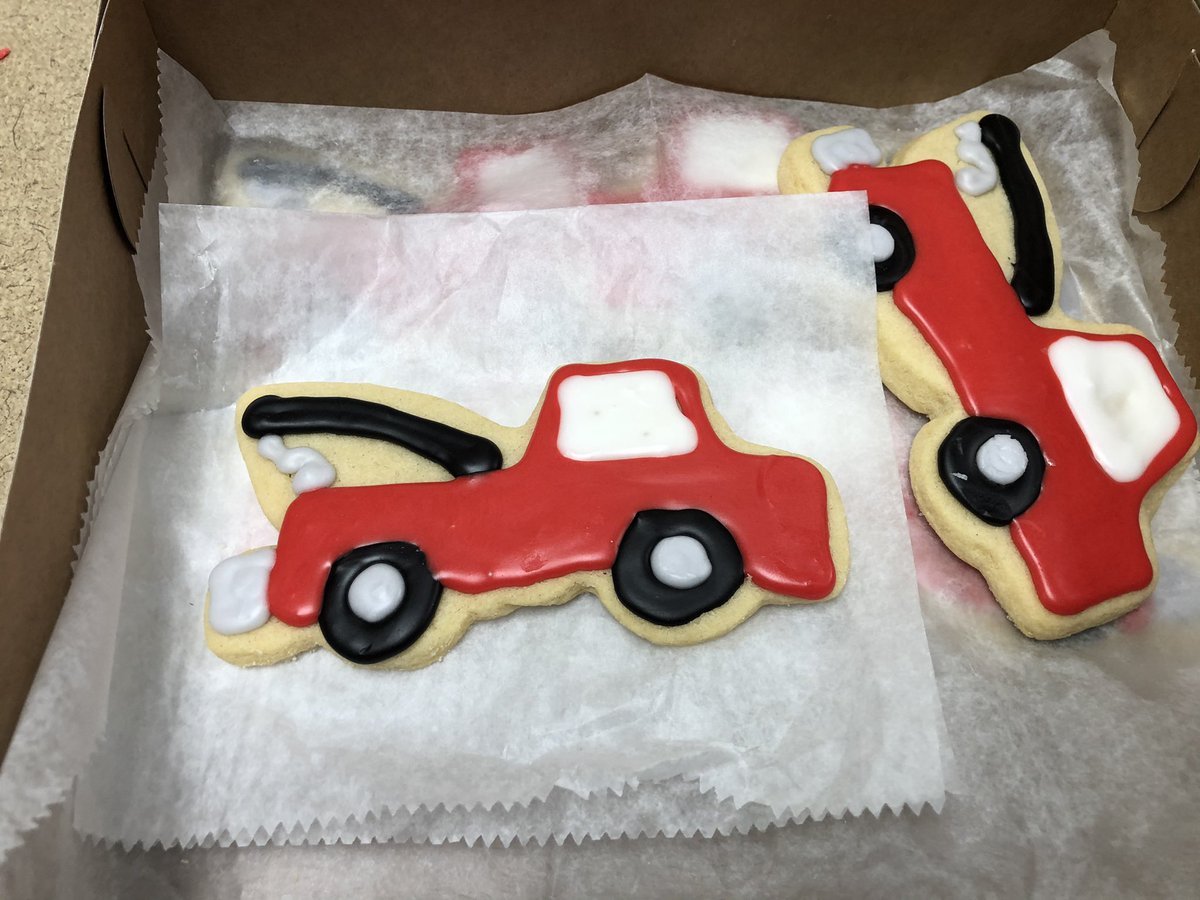TrooperHarstad's tweet photo. Thank You to Interstate Towing and Recovery (Grand Forks, ND) for the awesome Christmas cookies! 🤤 #NDHP268 #christmascookies https://t.co/ELTWj3AFBj