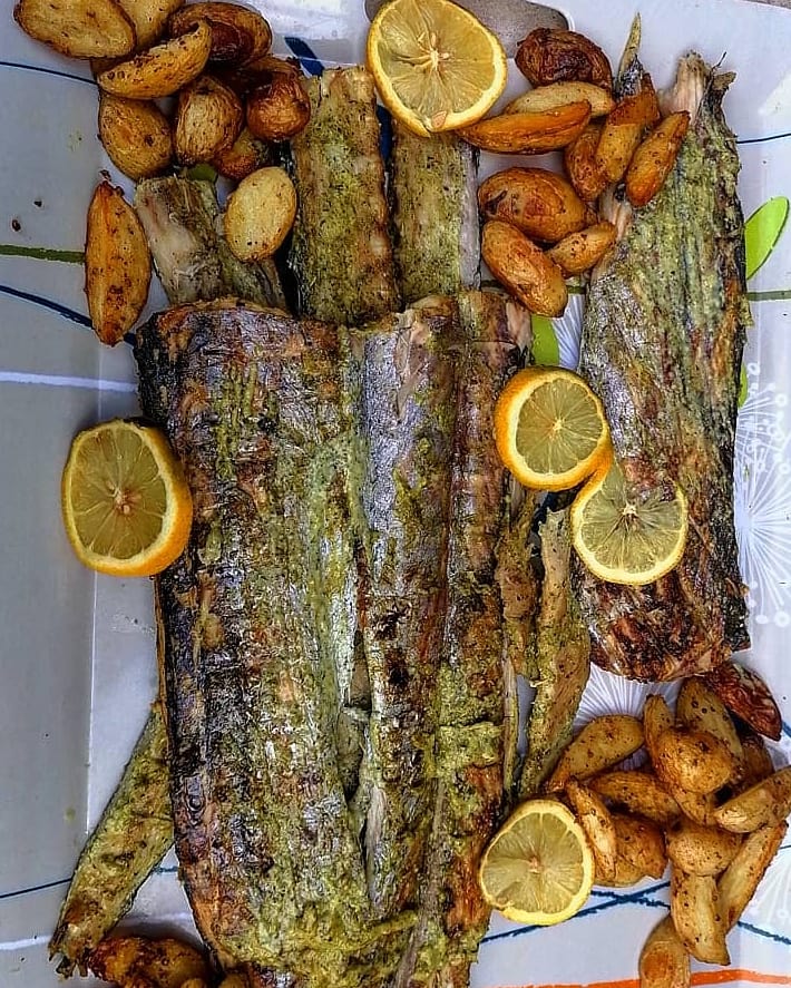 Chefshivambu's tweet photo. Infused table is taking Xmas lunch orders for those around Gauteng we can deliver Midrand, Centurion and Pretoria other areas pick up is available. Orders must be confirmed before the 23rd of December COB.#infusions #infusedtable #fortheloveofit  #tastethelove #Xmasmenu https://t.co/nCscaD1nj2