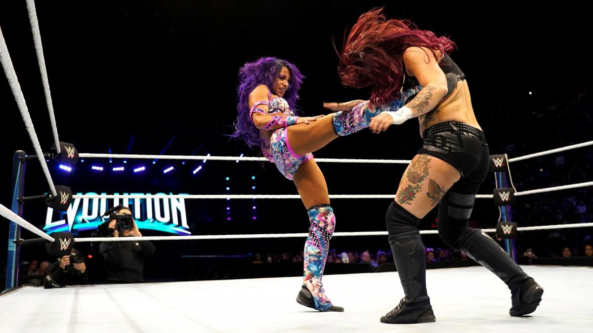 33 - Sasha Banks, Bayley & Natalya vs The Riott Squad [Evolution] [28/10/2018]1/2