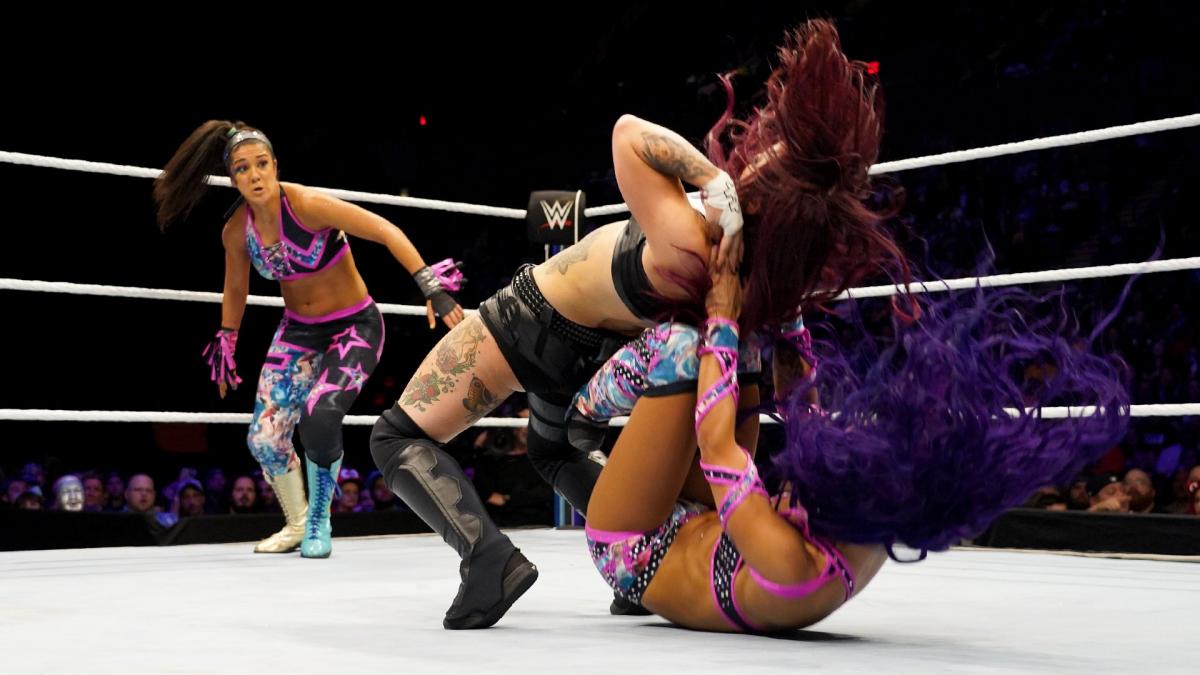 33 - Sasha Banks, Bayley & Natalya vs The Riott Squad [Evolution] [28/10/2018]1/2