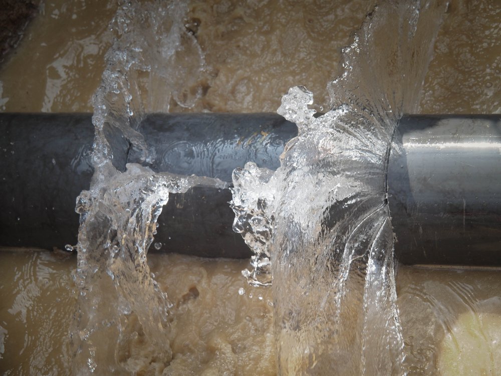 cleanyourdrains's tweet photo. When a pipe bursts, it can send gallons of water pouring into your home. Contact us, we can help!
#BurstPipeRepair #EmergencyPlumbingServices #EmergencyPlumbingRepairs #HDDrainCleaning #BrokenPipeRepairs
https://t.co/KSbDdp4QiO https://t.co/p3KvUEDVZx