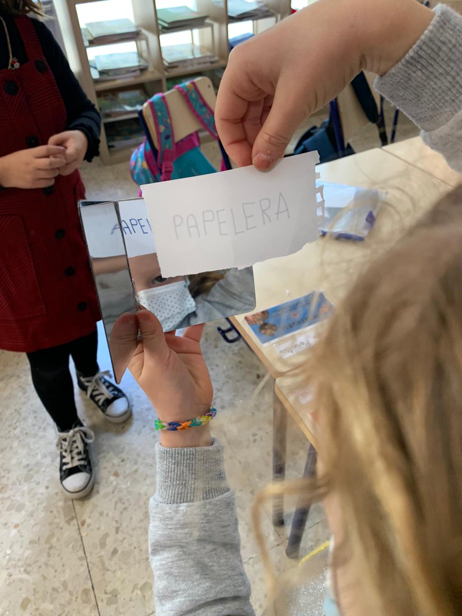 BeatrizCerdan's tweet photo. ESCAPE ROOM 1º de primaria. SALVAD A ET. ¡Qué nervios! Nos ha sobrado 1 minuto. #escaperoom https://t.co/cDxNYugUxi https://t.co/7xZqkHxSUu