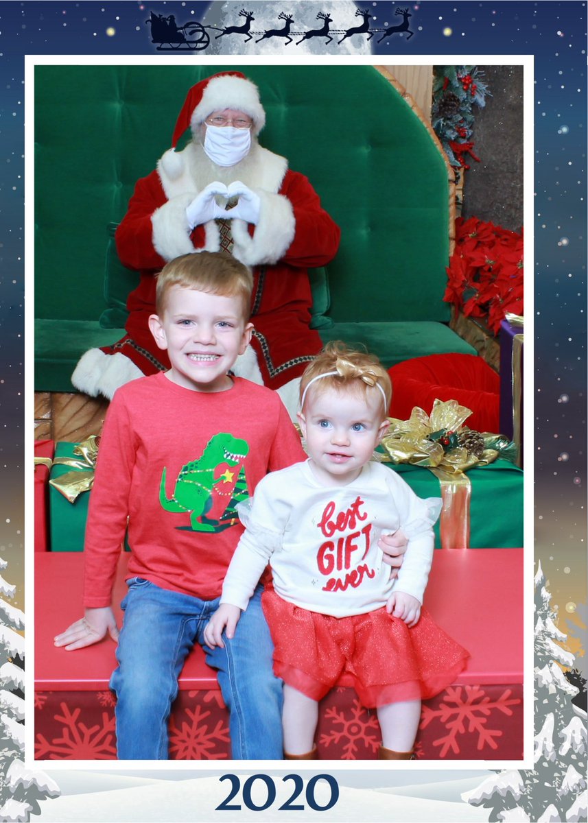 TheRebeccaParks's tweet photo. ❤️🎅🏼❤️ https://t.co/Qnk5BsOZRR