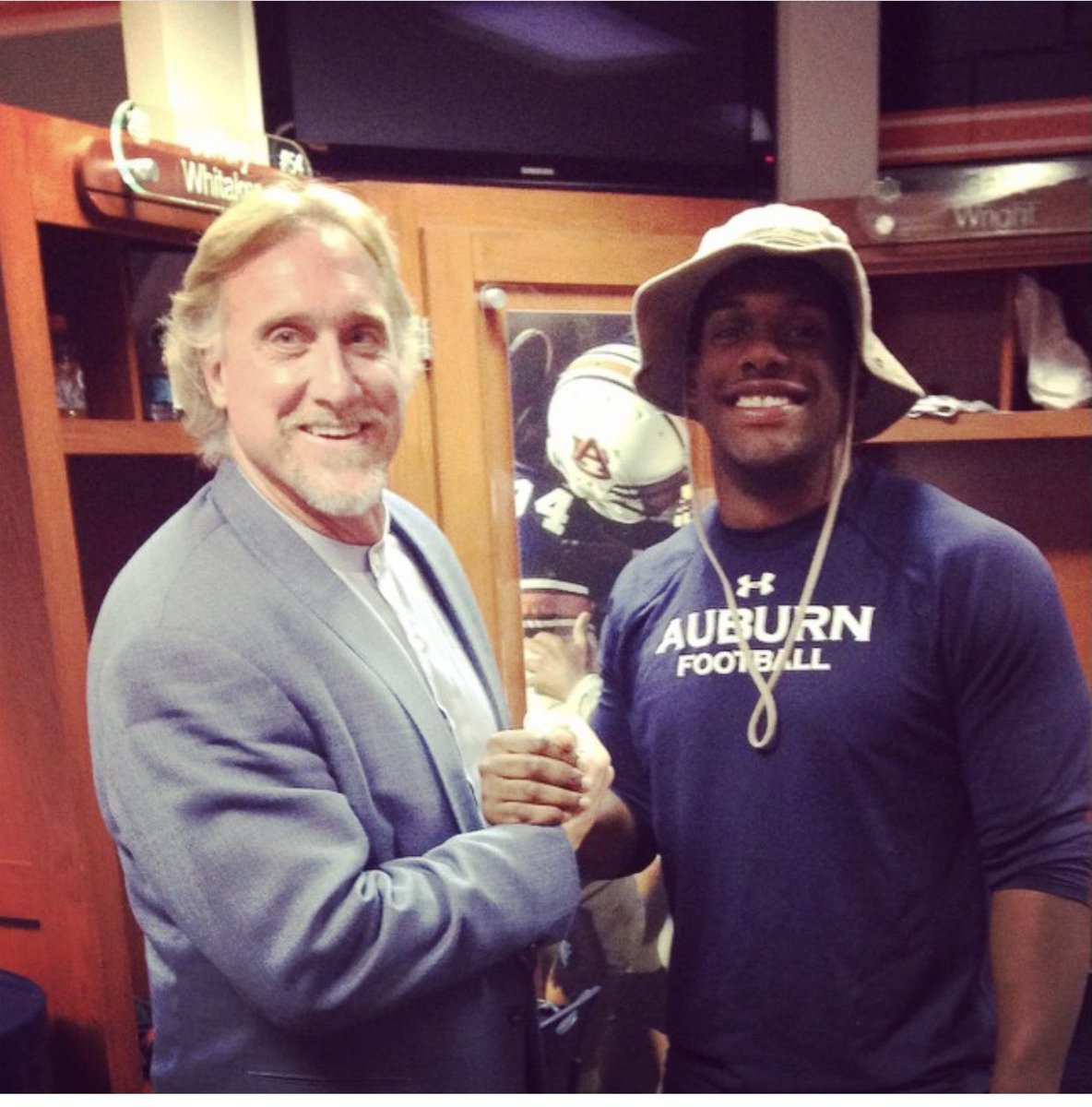 carl lawson tweet media