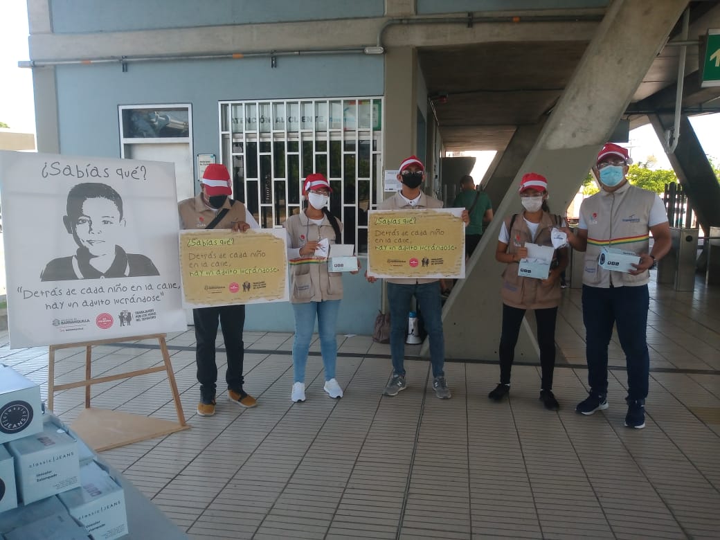 Colombiainterg's tweet photo. Nuestra responsabilidad social es concientizar a los ciudadanos, por eso nos sumamos junto con @alcaldiabquilla a la campaña #TrabajandoPorLosNiñosDelSemáforo . 
Ayúdanos a garantizar que la niñez sea un derecho y no un privilegio. 
#SomosPedagogía #SúbeT #ProtegerLaNiñez https://t.co/c8gRDqEwwO