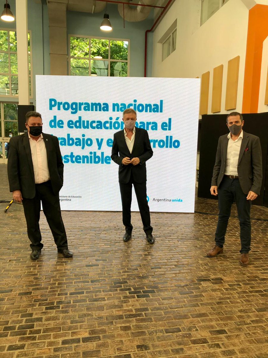 redadimra's tweet photo. Hoy participamos desde ADIMRA y junto a autoridades de @UIAcomunicacion del lanzamiento del Programa Nacional de Educación para el Trabajo y Desarrollo Sostenible que llevan adelante @EducacionAR
 @trottanico @oportomario https://t.co/Qixq6X5nbR