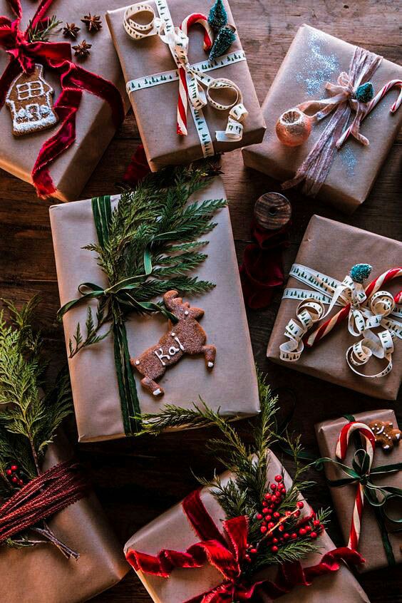 Hogwartsmagicc's tweet photo. Boa noite campistas, hoje vamos dar início a nossa última semana no acampamento. Montamos em uma espaço, uma festa bem natalina para que possam levar boas lembranças para casa, aproveitem. https://t.co/E0RgFXTXGn