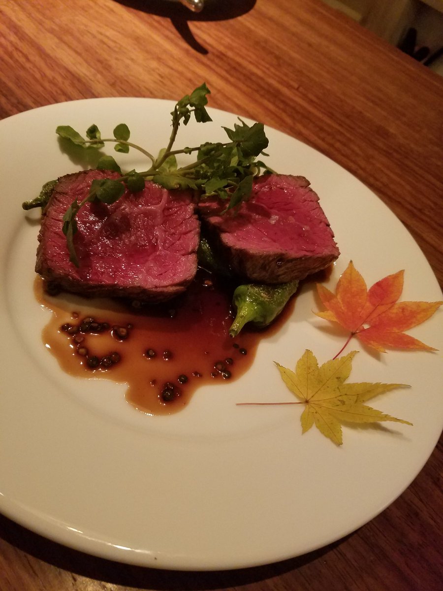 ru1204ma's tweet photo. あー、もうこれは不眠症やな
毎日毎日こんな時間まで
寝れへんのはおかしい
なんでや

ほんでいま無性にカニが食べたい
コロナだというのに
今年が1番贅沢三昧かも
もう3回もカニ食べてるよ､幸せ
毎週､ええもん食べさしてもろてるわ

感謝感激雨あらし
今週はフレンチと中華でっせ https://t.co/kq3Y0TNFt2