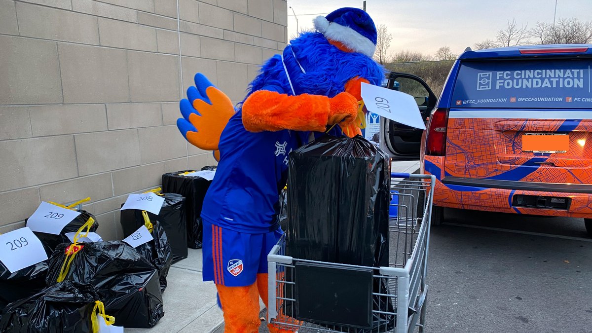 fccincinnati's tweet photo. With donations from the #FCCincy staff, @GaryFCCLion and friends were able to spread some holiday cheer and donate over 90 Christmas presents to families sponsored by @SVDPcincinnati. With the leftover monetary donations, an additional 25 gifts were donated to @CGMCincinnati. https://t.co/Z6Dqr4vZsv