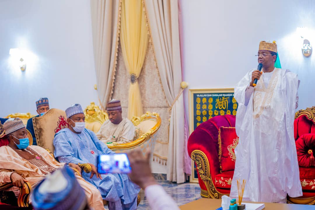 Hudu_Matawalle's tweet photo. ZAMFARA STATE GOVT HOUSE

(PRESS RELEASE)

NIGERIAN GOVERNORS FORUM PAY A  SOLIDARITY VISIT TO MATAWALLE

In a dramatic contrast to accusing statements credited to the APC against Governor @Bellomatawalle1 , the Nigerian Governors Forum has paid him a commendation visit
1/1 https://t.co/wdvdYgCQpv