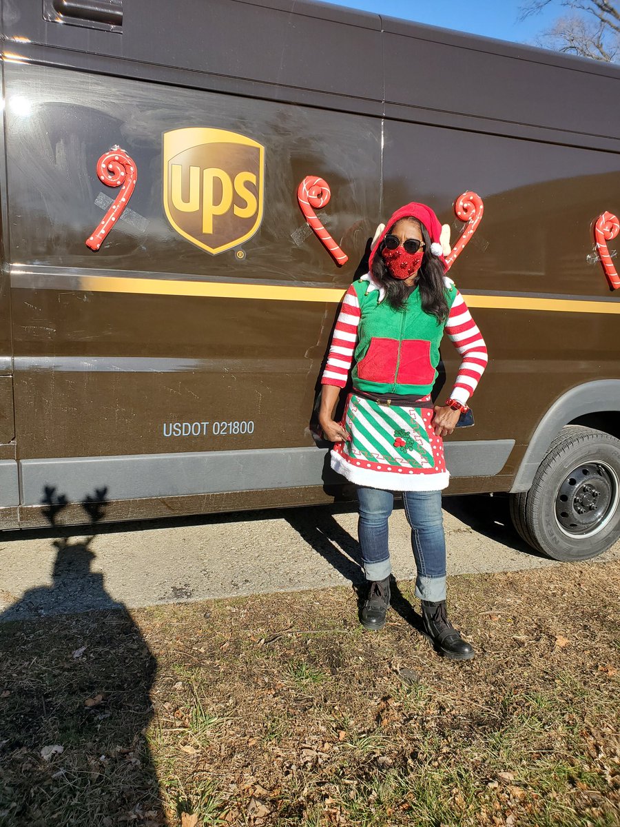JeffStVerna's tweet photo. UPS African American BRG went and gave Christmas presents to a needy family.  This was so heartwarming.  Go Central Plains District! @ExperienceUPS @chelsea224 @CP_UPSers @candefletch https://t.co/yIH3zwDHvc