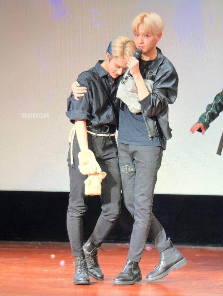 tbzhugging's tweet photo. hyunric hug

#얘두라_에릭이_생일이다아아
#HBD_Eric_WeLoveYou https://t.co/9Sn94Jh1VW