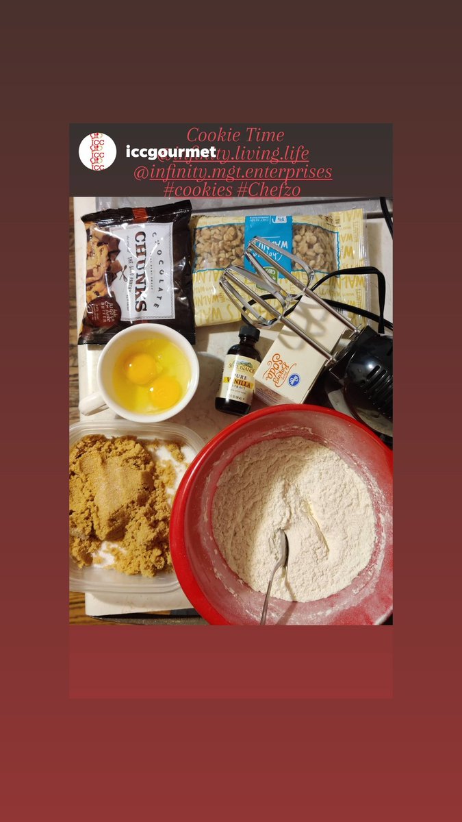 Enigmatic_001's tweet photo. Cookie Time @ICCGourmet 
#ChefZo #cookies #HappyHolidays #chicago #iccgourmet https://t.co/ba3zUCog2q
