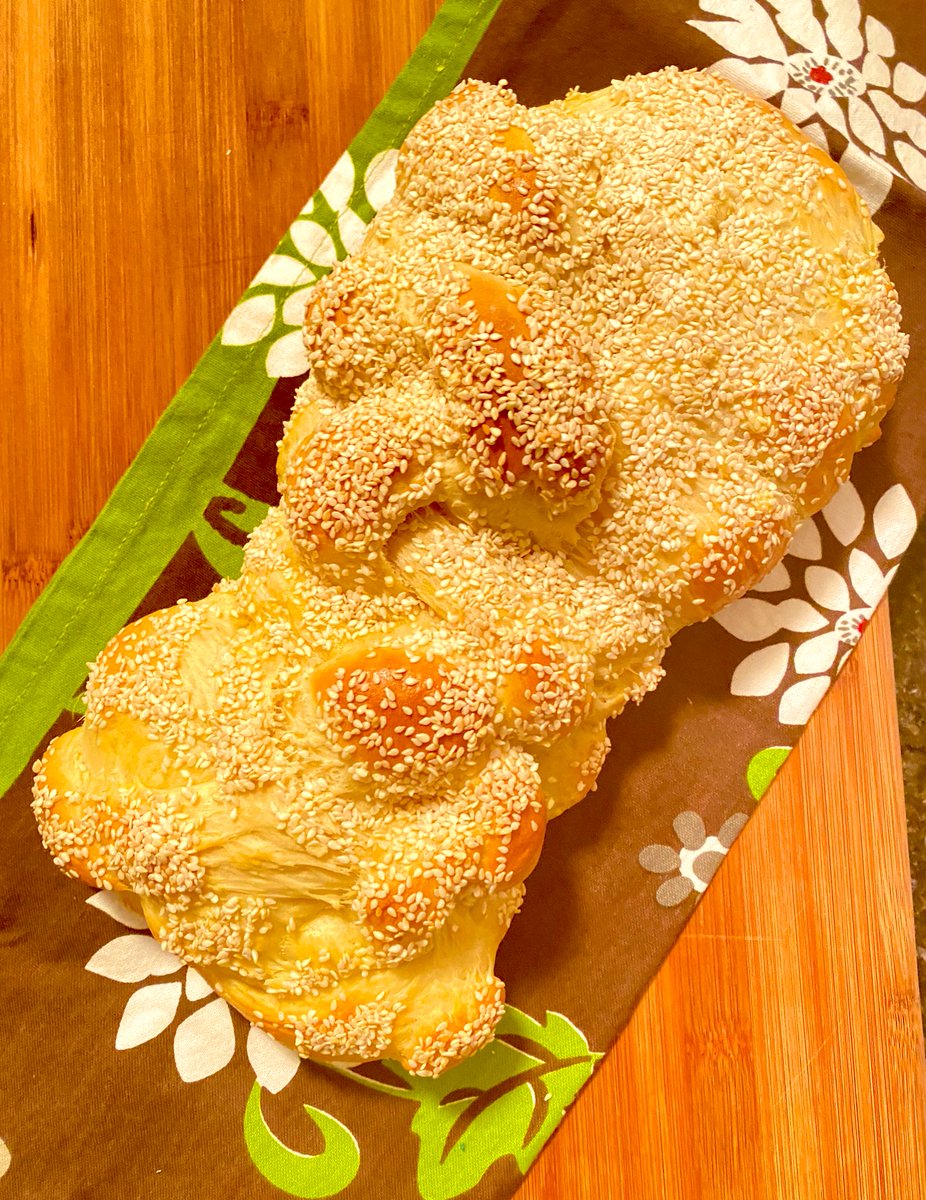 TKoppaithara's tweet photo. I was heavy handed with the sesame seeds.
#diaganolbraid #extracrunch🤷🏾♀️ https://t.co/0Ylcjunko0