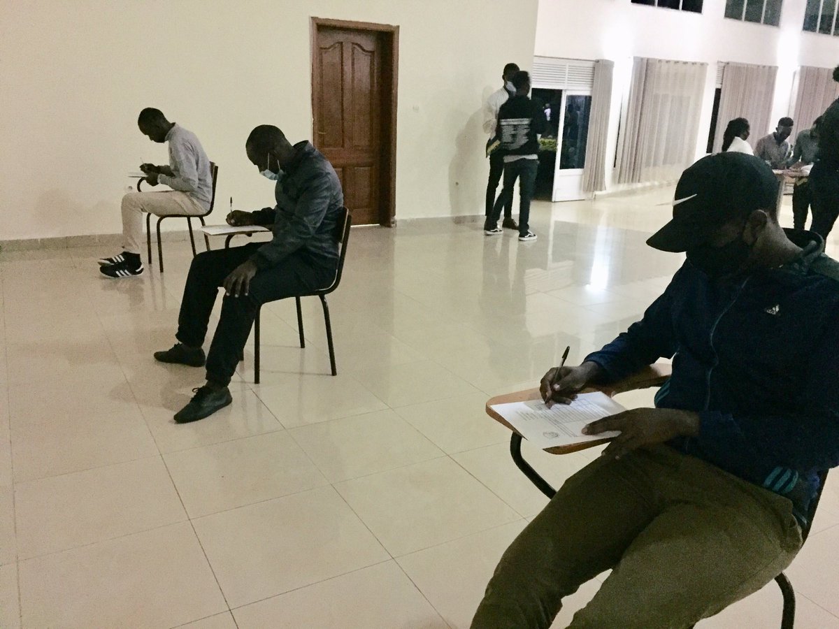 _rwandans's tweet photo. #Happennow:
1st Day.
As @IprctumbaS members, we are voting a new committee...(Speakers and Arbitration committee)
#OurFirstDay
@TumbaCollegeTCT
@NkurangaB https://t.co/4LeCsyWGbV
