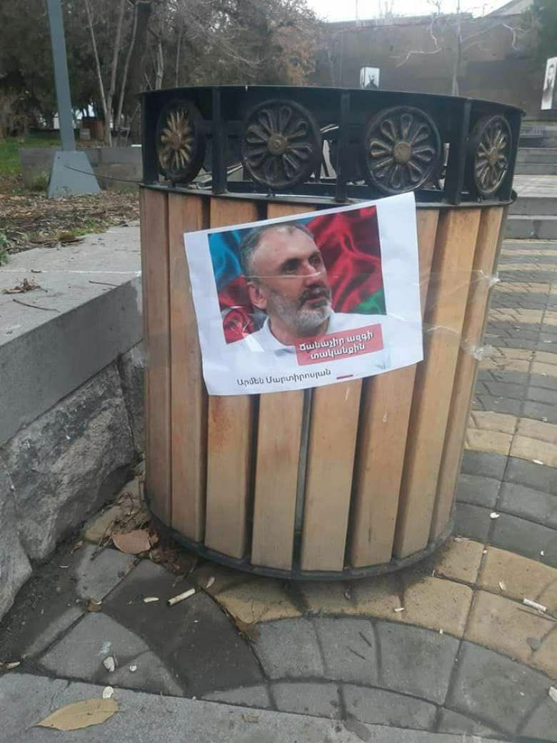 O boyda ermenistandan 1dene ağıllı adam çıxıb onuda özləri dəli sayırlar 🤦🏻‍♀️🥲