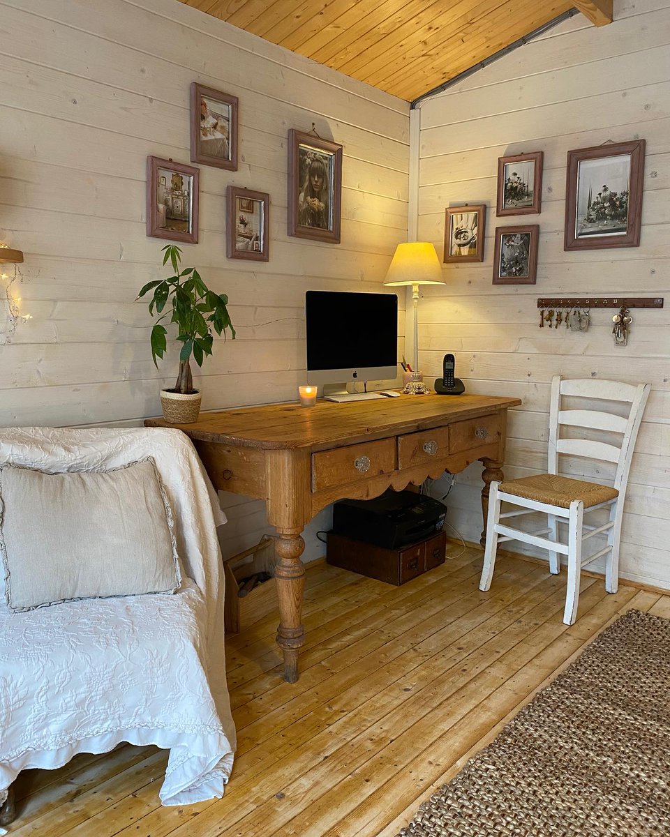VNYorkshire's tweet photo. Visiting Whitby?
Shepherd's Purse (@shepherds95) offer amazing, high-quality accommodation. A family business, run with great care & attention to detail. Galleried courtyard rooms, in picturesque Whitby Old Town. You won't be disappointed!
#Accommodation #QualityAccommodation https://t.co/U7cLUrEUWY