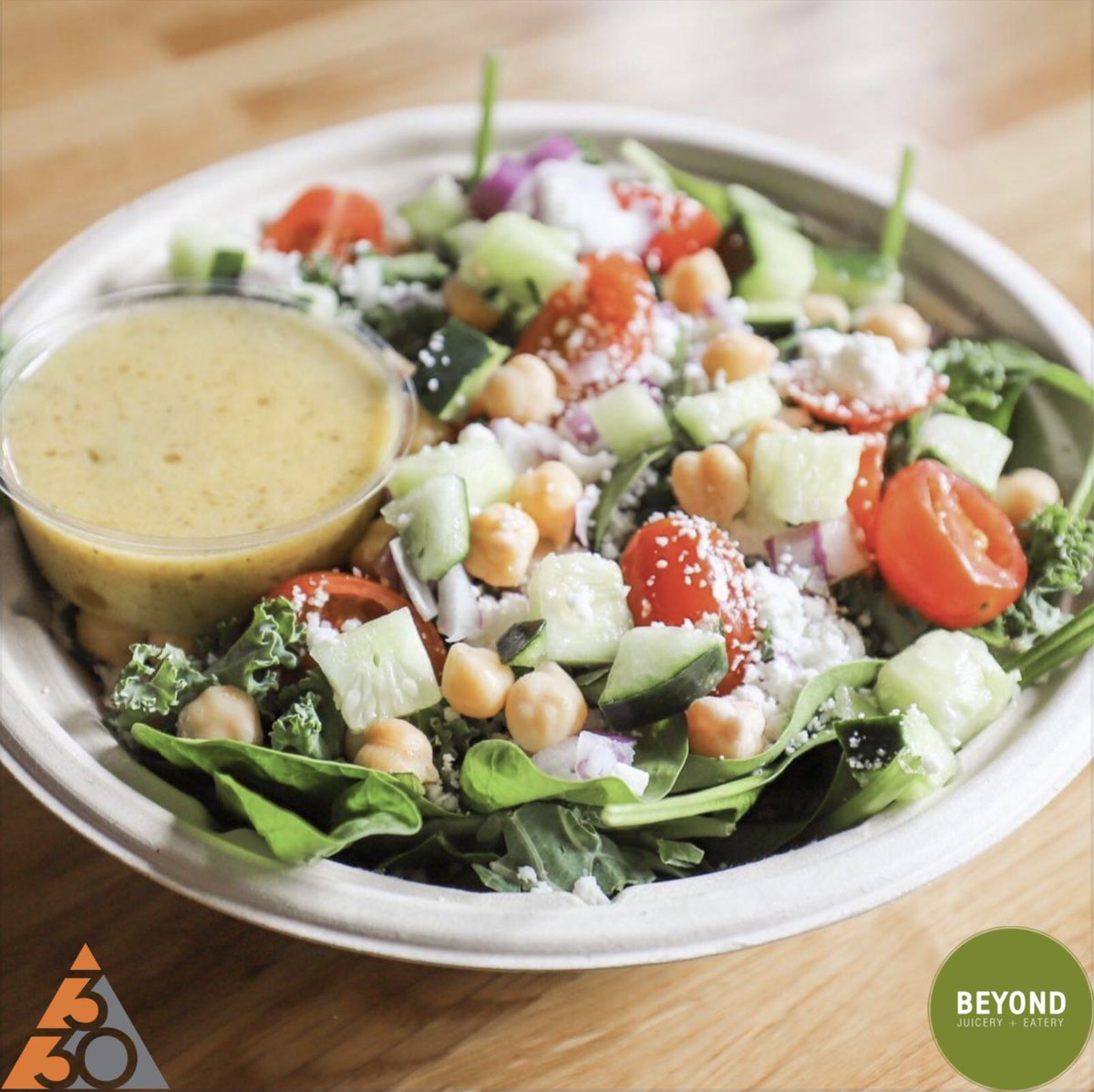 Three30Ventures's tweet photo. How much better does it get than this?🥗😋 @Beyond_Juice #BeyondJuiceOhio #Juicery #Eatery #BeyondJuicePublicSquare #BeyondJuiceUiversityCircle #BeyondJuiceHighlandHeights #BeyondJuiceMentor #Salad #Health #Three30 https://t.co/YkBFWllO73