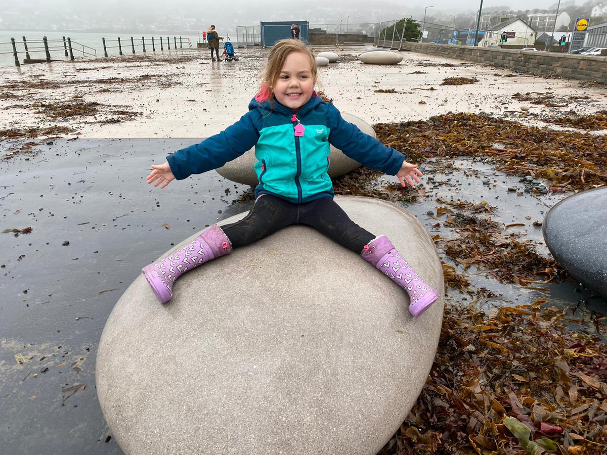 Shelley_Marie86's tweet image. Whilst I was working hard today, I got a photo update from these pair who discovered some dinosaur eggs on the prom! #puddlewalk #penzancepromenade #imagination #dinosaureggs #penzance #cornwall #winterwalks @BriceJackson10