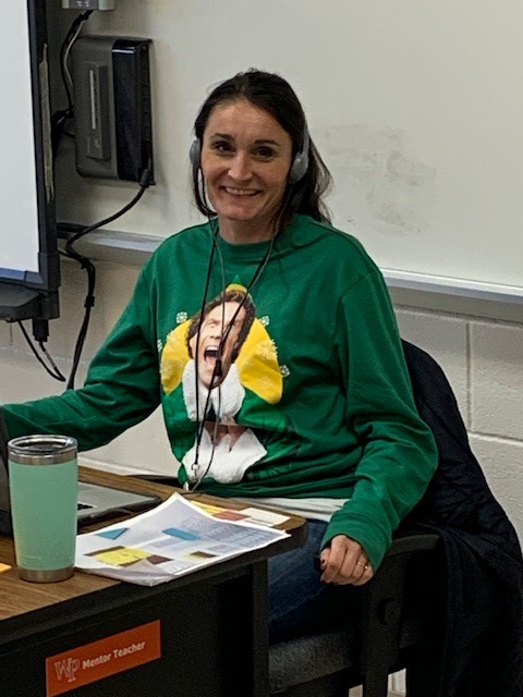 WestRidgeSchool's tweet photo. Afternoon Elf-Themed Holiday Spirit Wear!
#fourfoodgroups
#cottonheadedninnymuggins https://t.co/MLwTZVQCWq