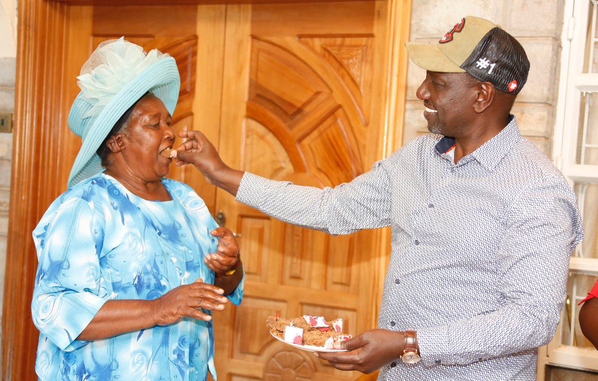 KIMANIICHUNGWAH's tweet photo. A mother and Son celebrate a HBD.A son who gives Hope to an entire Nation@WilliamsRuto Keep doing what you do,inspiring not just other sons to ordinary Kenyan mothers but the mothers too that their kids can make it in life irrespective of their circumstances.#HustlerNationRising. https://t.co/kYJmqjl29v