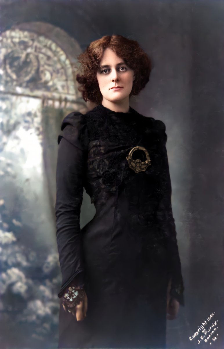 Maud Gonne, born  #onThisDay in 1866. I want to honour her as a woman, revolutionary, activist, artist, and philanthropist. She spoke up for people who did not have a voice. But she was no saint.1/Thanks  @irelandincolour for photo! #history  #irishHistory  #Ireland  #women