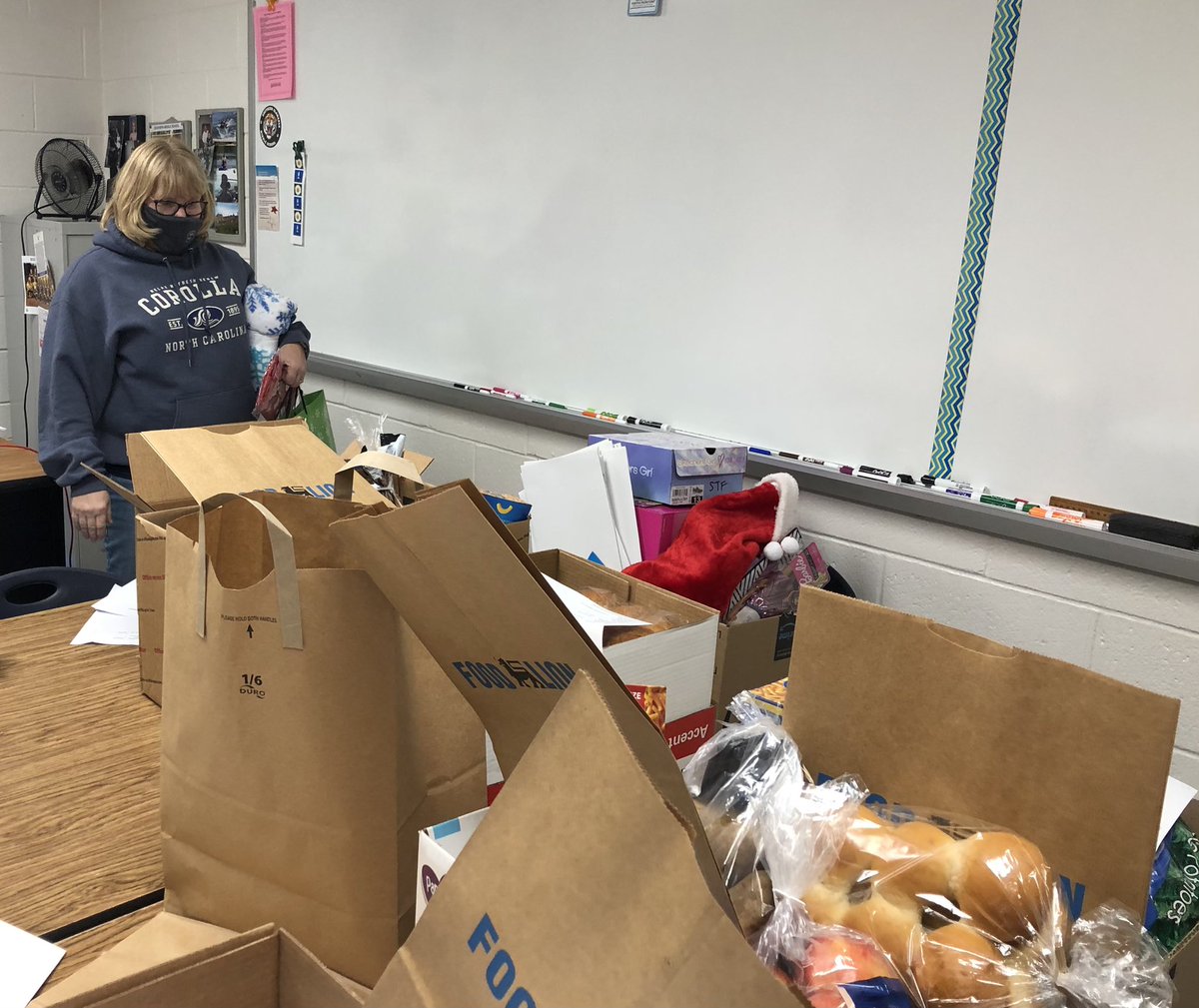 Our SMS staff and community partners helped to support 12 different families during our current holiday season through a combined effort of food boxes and Christmas Cheer presents. Thank you to all our staff and community stakeholders for your support! #TigerPride