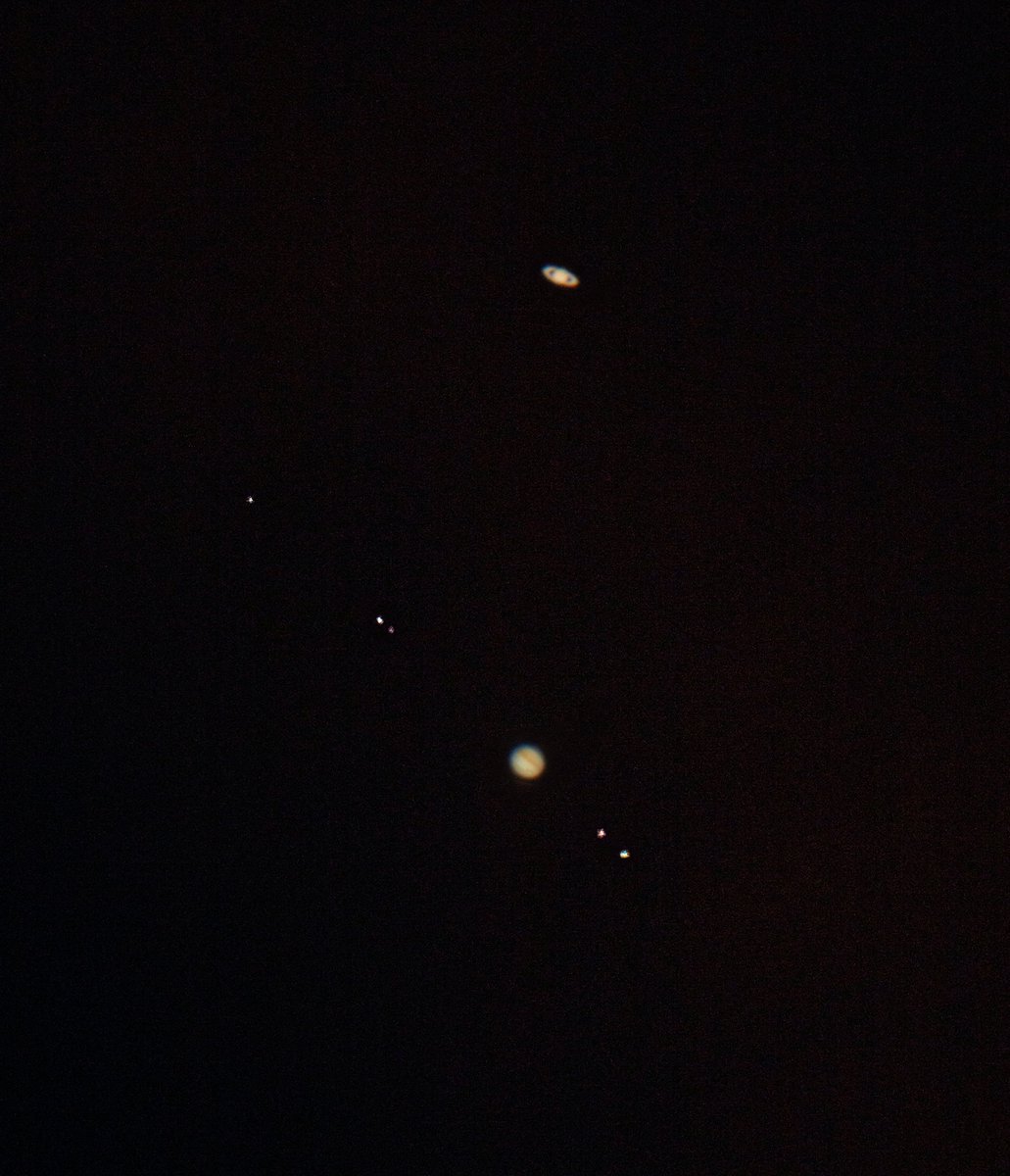AllSpaceCnsdrd's tweet photo. Happy #WinterSolstice and #GreatConjunction of #Jupiter and #Saturn!

Join us virtually as we live stream the conjunction starting at 4:30 p.m. PST.
https://t.co/MntXX3nmU5

Griffith Observatory staff took these incredible telescopic images over the weekend. https://t.co/cby581qPgB