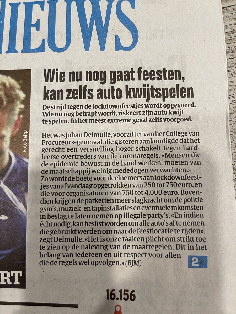 JJM36's tweet photo. Zoek de fout... volledige parking luchthaven Charleroi in beslag nemen??? https://t.co/YiElFw4YDJ