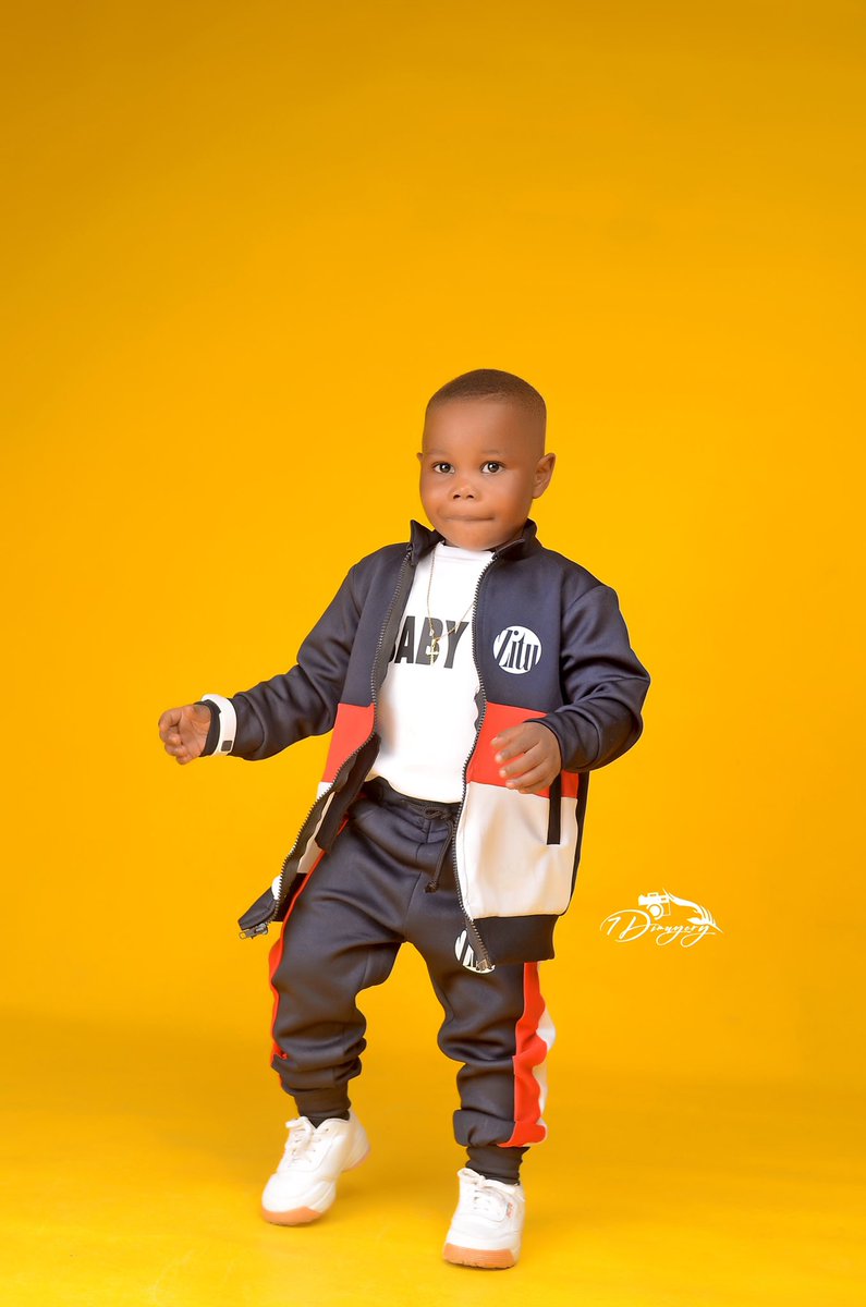 zituclothings's tweet photo. Our Lil Zeestar is plus one today!💃🏼⠀
⠀
Happy Birthday to the baby with the most beautiful smile!😁⠀
⠀
Blessings to you and lots of love on your very special day! May your smiles grow bigger and bigger with each passing year!🙏🏽⠀
⠀
Happy 2nd Birthday, Baby Wo!🥳⠀

#zitu https://t.co/0T4fFLFHFZ