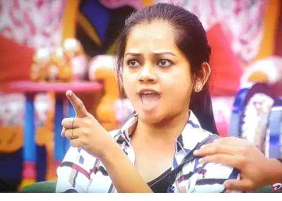 manmadhanBoy's tweet photo. RT - #AariArjunan 🔃

Like - #Anitha ❤

#BiggBoss4Tamil #Master https://t.co/ei0xjidF7l