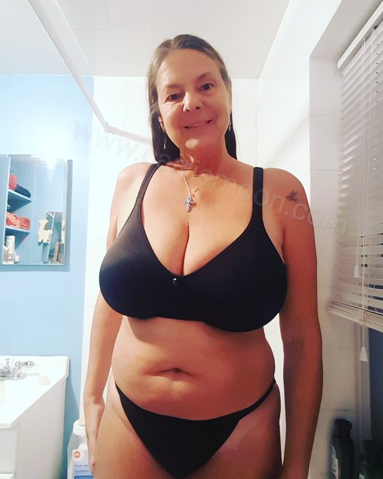 #backinblack https://t.co/OiUA59egPo<a href="/tag/backinblack"class="tags">#backinblack</a>