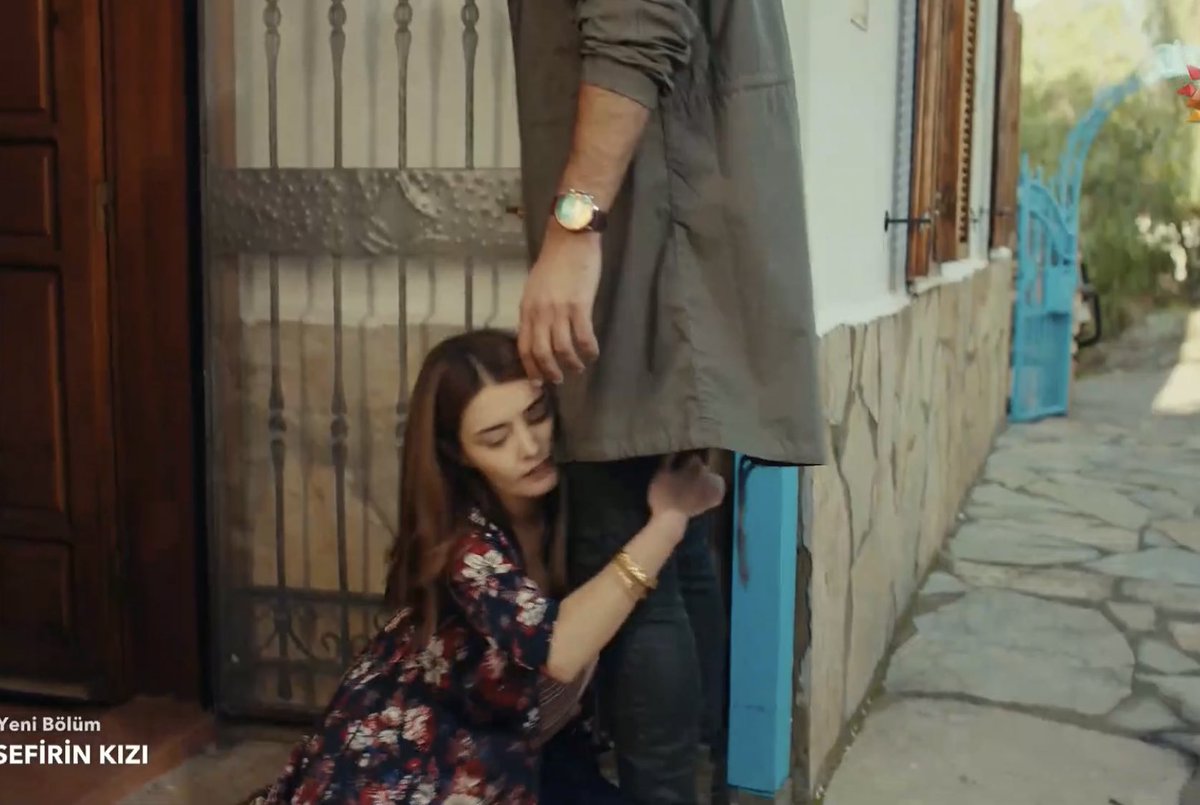 Where are the defenders of women's rights? Why do not you admit that there are women who love humiliation and insult? 

This sample of women should be described without dignity

 #SefirinKızı