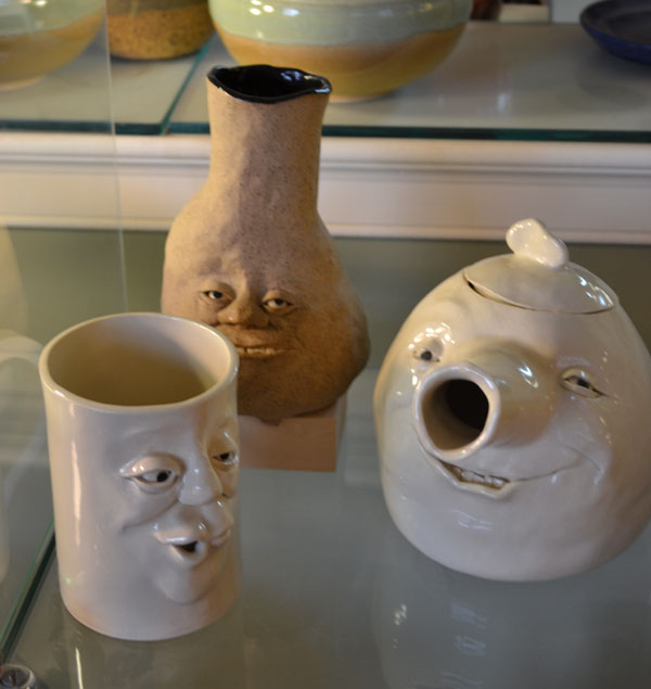 Sawmill Pottery in #Putnam CT,  is a working studio for the community, offering classes and workshops for all ages and abilities!

Sawmillpottery.com

#ctarts #ctartists
