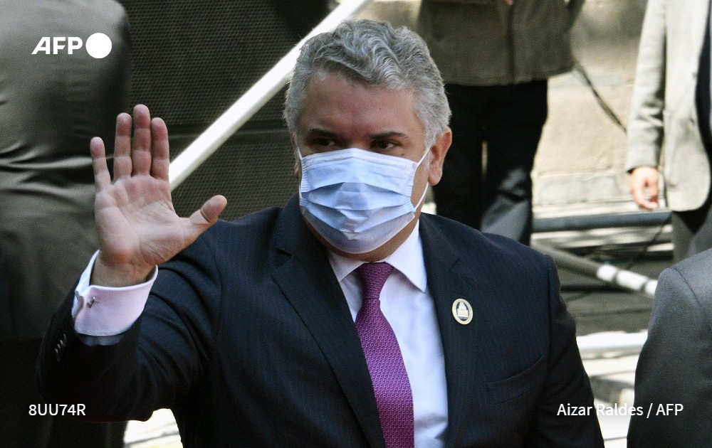 Colombia excluirá de vacunación a venezolanos que estén irregulares en su territorio #AFP u.afp.com/U4eb