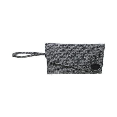 LuxLeatherGifts's tweet photo. This #ClutchBag Burgundy is ideal for keeping your #cosmetic #purse #phone &amp; #keys
Individually handmade by a craftsman in England using the best Harris Tweed.

See more...https://t.co/SxeykHTCCT

#MarlboroughofEngland #LeatherHandbags #Totebags #BucketBags #EastMidsHour #Xmas https://t.co/eAltsnH5zq