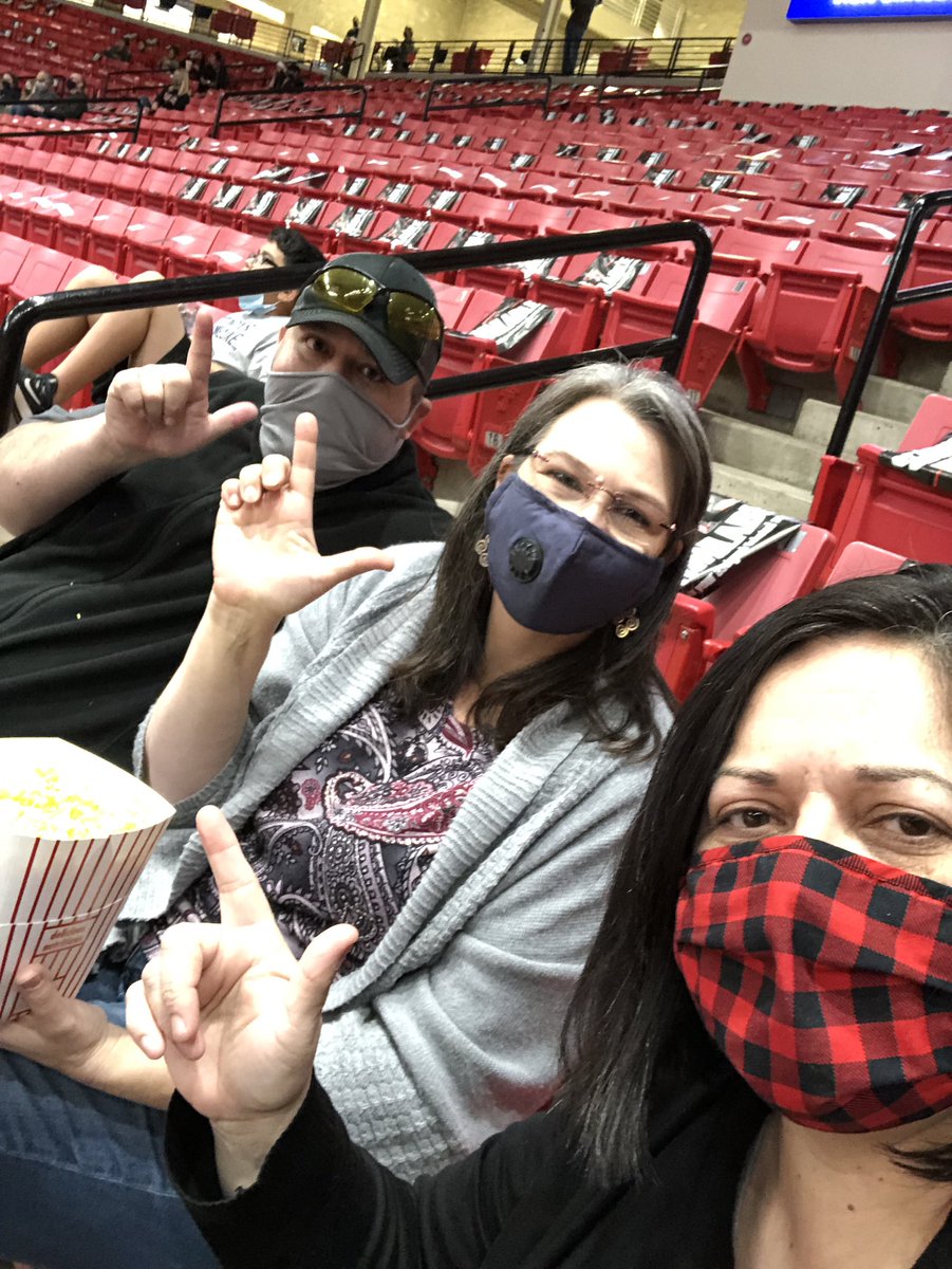 ramirez5_sandra's tweet photo. Go Lady Raiders! #wreckem https://t.co/kXxfmdGazW