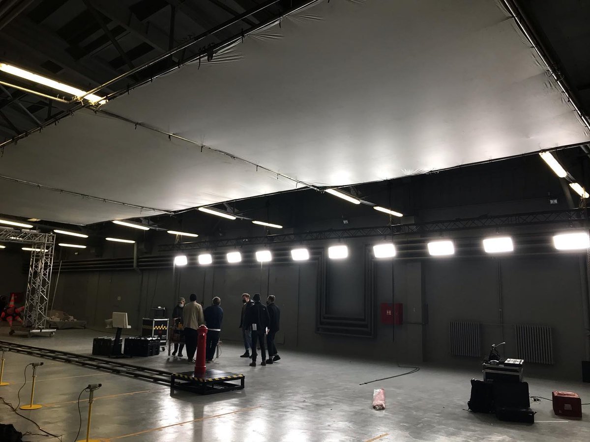 MACCAMinc's tweet photo. A #Skypanel kind of day
Ons et with @tomas_volter
- - -
I Love my job! Thanks boyzz..
#gaffer#commerciallighting #arri#arriskypanel 

#filmcrewlicious #onsetlighting #filming #makingmovies #doplife #lightingandgrip #maccam #lifeonset #filmlighting #setlightingtechnician https://t.co/7yOwToOf16