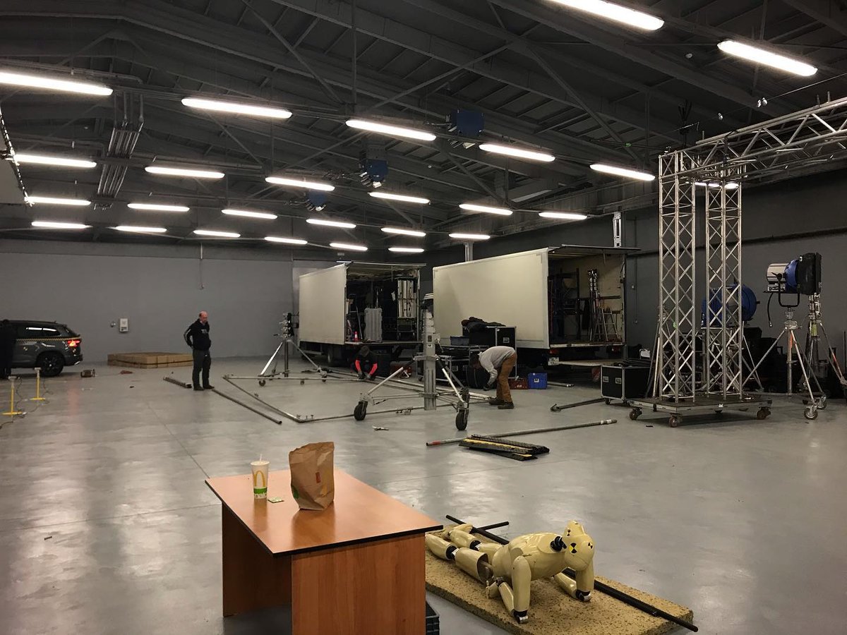 MACCAMinc's tweet photo. A #Skypanel kind of day
Ons et with @tomas_volter
- - -
I Love my job! Thanks boyzz..
#gaffer#commerciallighting #arri#arriskypanel 

#filmcrewlicious #onsetlighting #filming #makingmovies #doplife #lightingandgrip #maccam #lifeonset #filmlighting #setlightingtechnician https://t.co/7yOwToOf16
