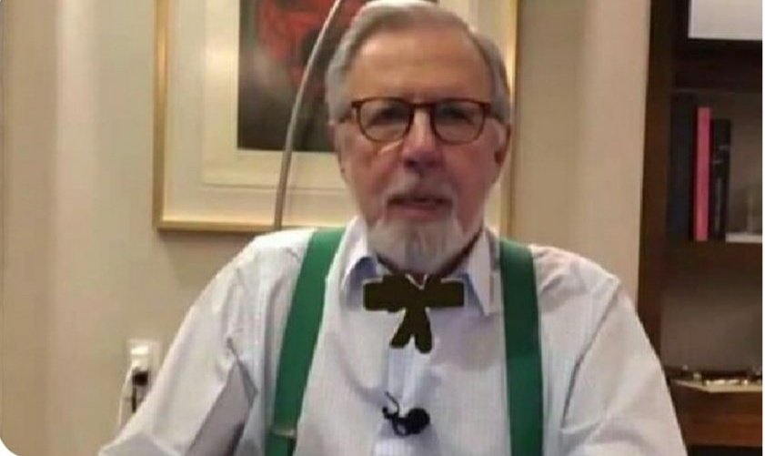 QuesaVerdades's tweet photo. Lord Molecula sí tiene clase, que chingon su saco navideño combinado con el cubrebocas // El coronel del Kentucky Fried Chicken está celoso porque @carlospozossoto tiene más estilo que él 😎😎 https://t.co/dIaVjhK39K