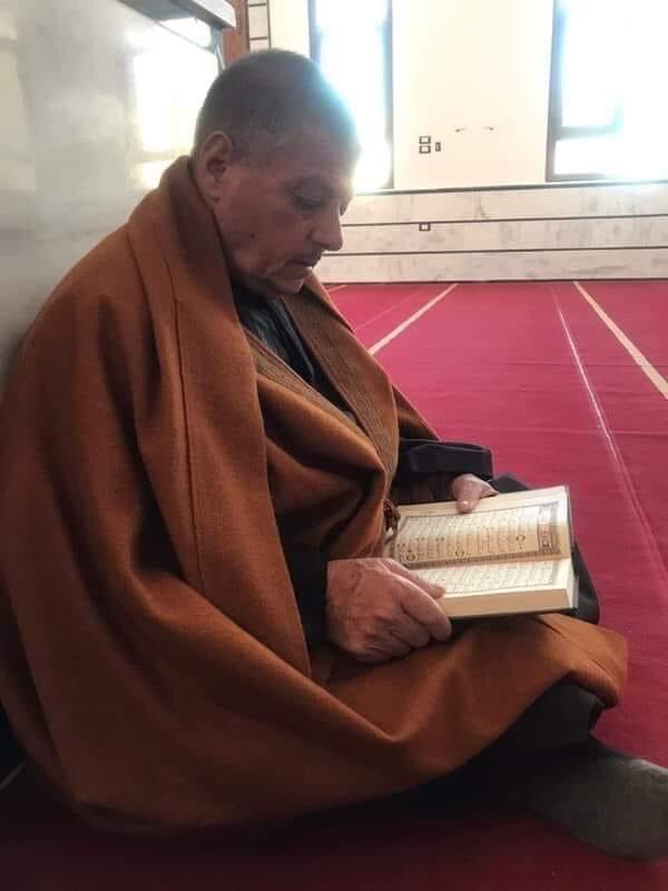 MElnoaman's tweet photo. كُلُّ مَنْ عَلَيْهَا فَانٍ ۝ وَيَبْقَى وَجْهُ رَبِّكَ ذُو الْجَلالِ وَالإِكْرَامِ 
اللهمّ إنّه كان لكتابك تالياً وسامعاً، فشفّع فيه القرآن، وارحمه من النّيران، واجعله يا رحمن يرتقي في الجنّة إلى آخر آية قرأها أو سمعها، وآخر حرفٍ تلاه.اللهمّ ارزقه بكلّ حرفٍ في القرآن حلاوةً https://t.co/fCnVphbEEC